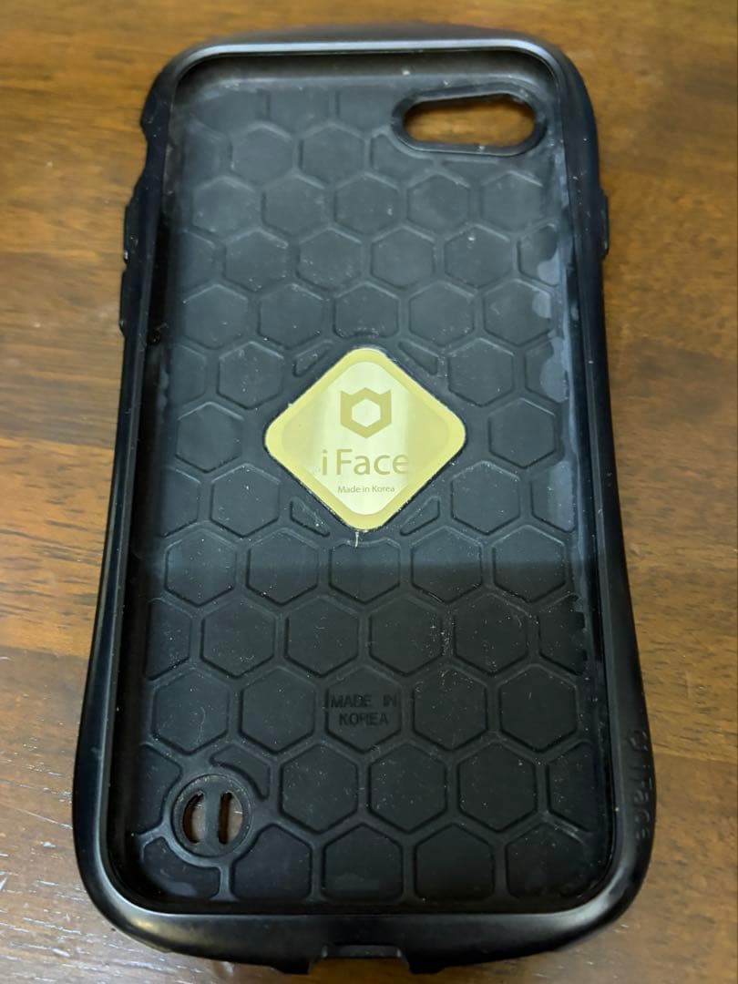 PRODUCT(RED)のiPhone SE (第2世代)64GB