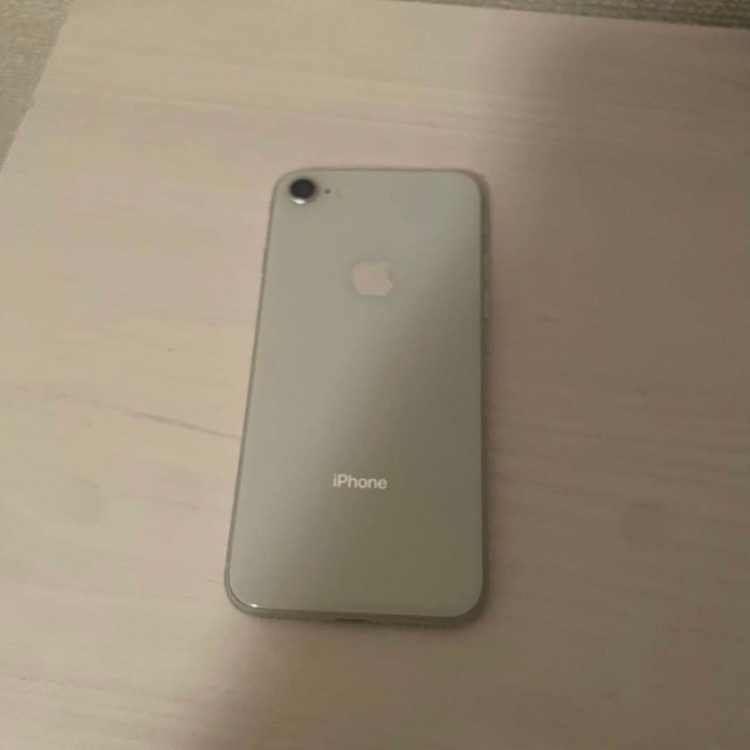 iPhone8 本体　64G