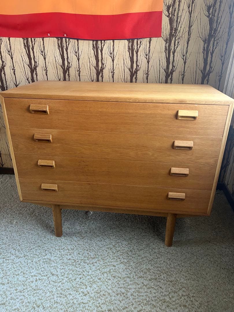 ボーエ•モーエンセン　Borge Mogensen 四段チェスト