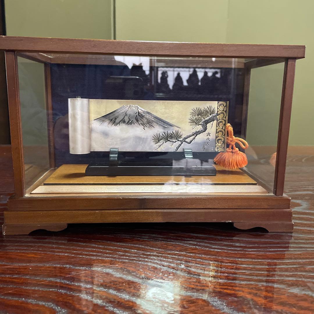 純銀製　富士の巻物　武比古作