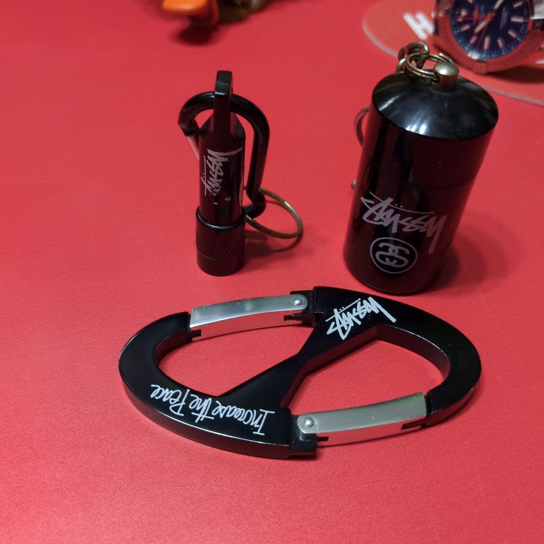 Stussy カラビナ、携帯灰皿、ライト 小物3点セット