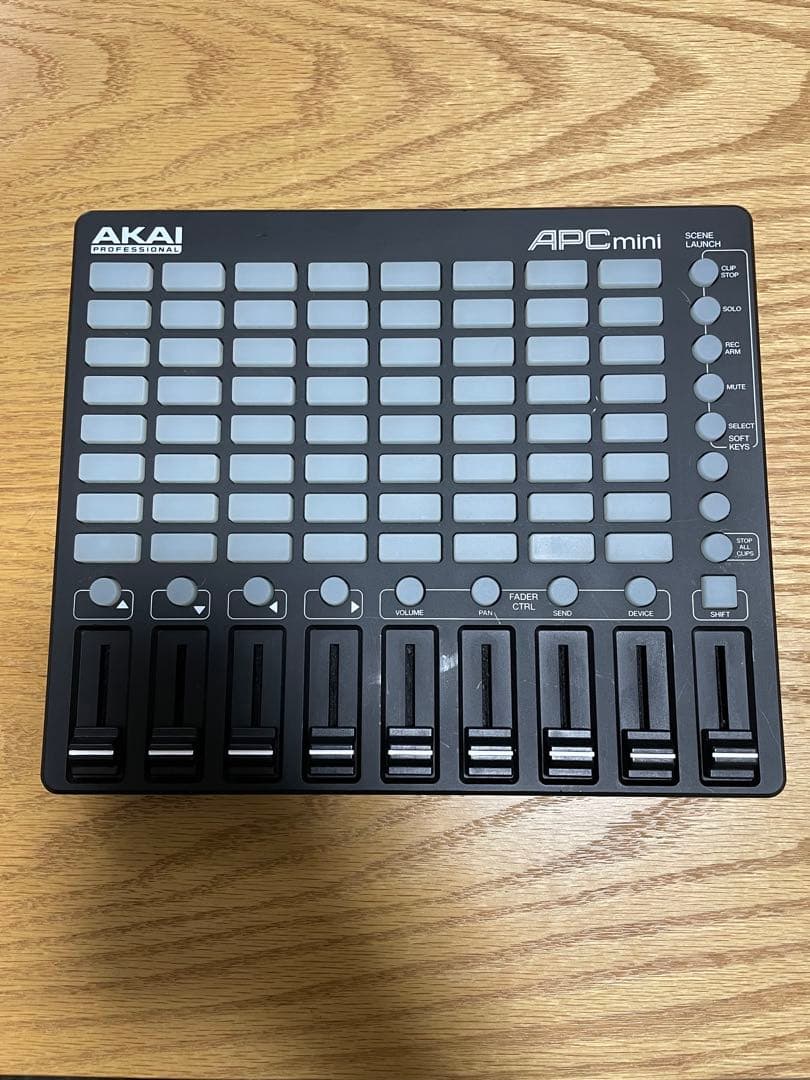 AKAI APC mini MIDIコントローラー