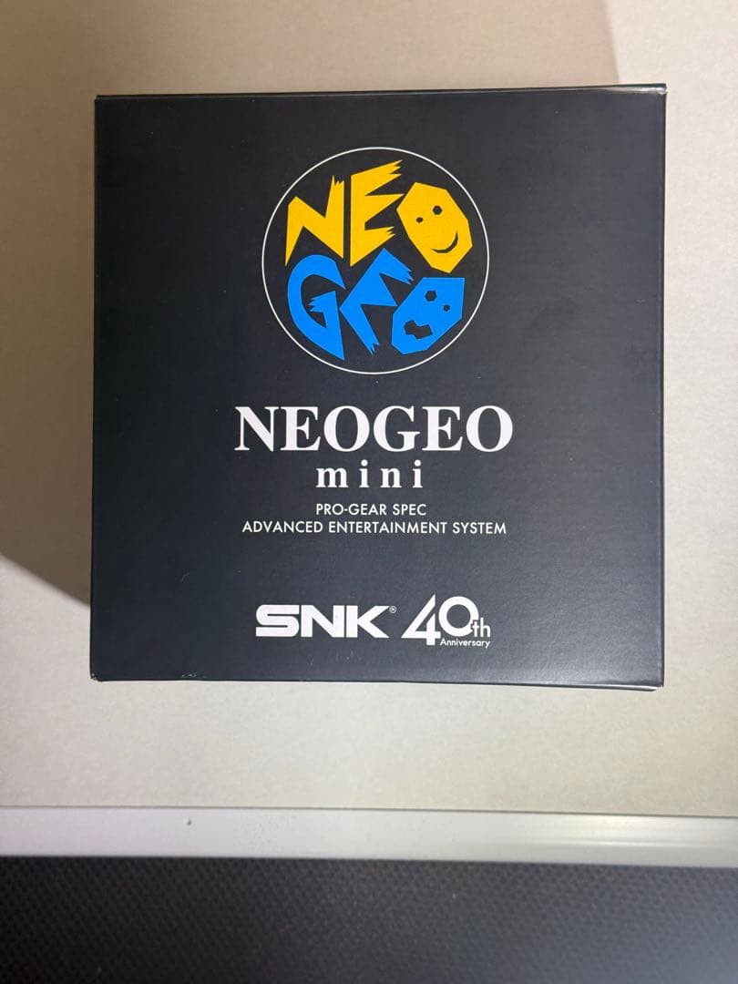NEOGEO mini ゲーム機＋専用コントローラー2点(ホワイト・ブラック)