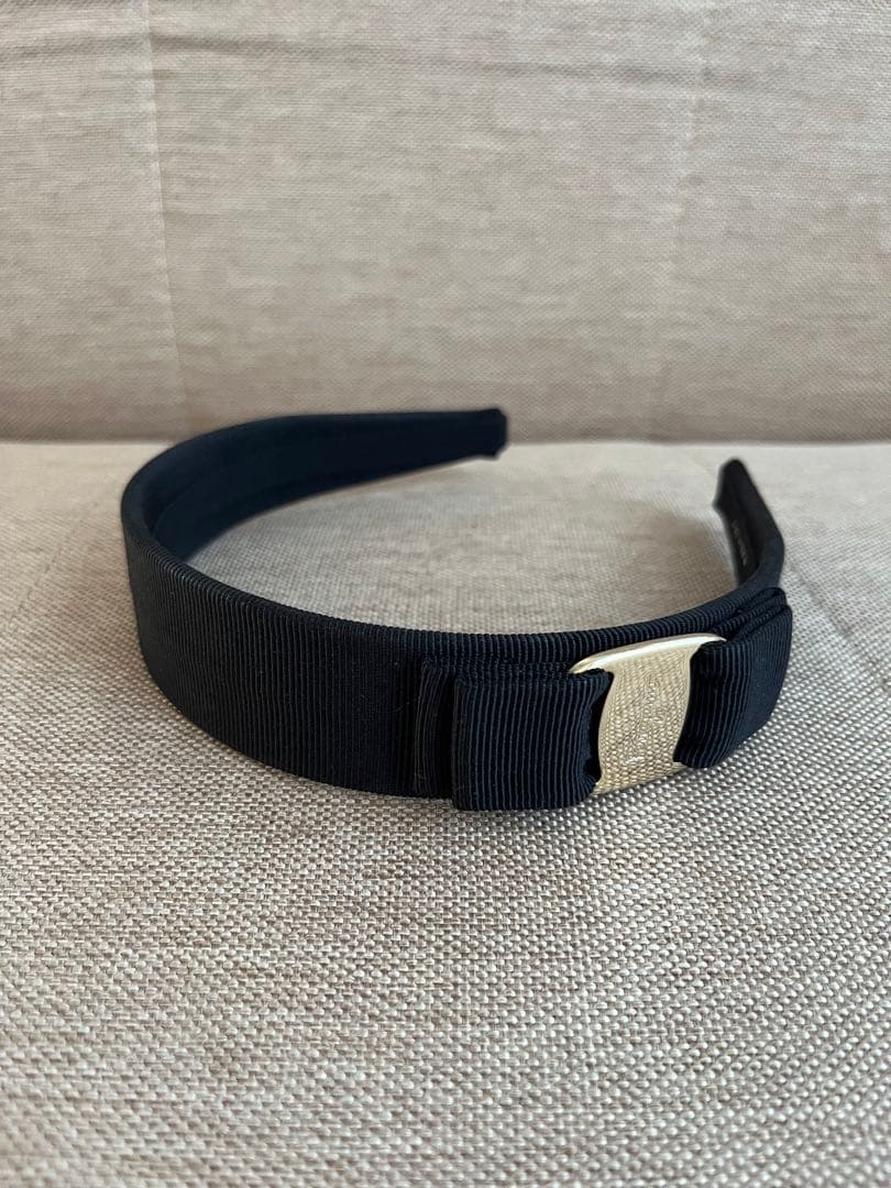 【美品】フェラガモカチューシャ