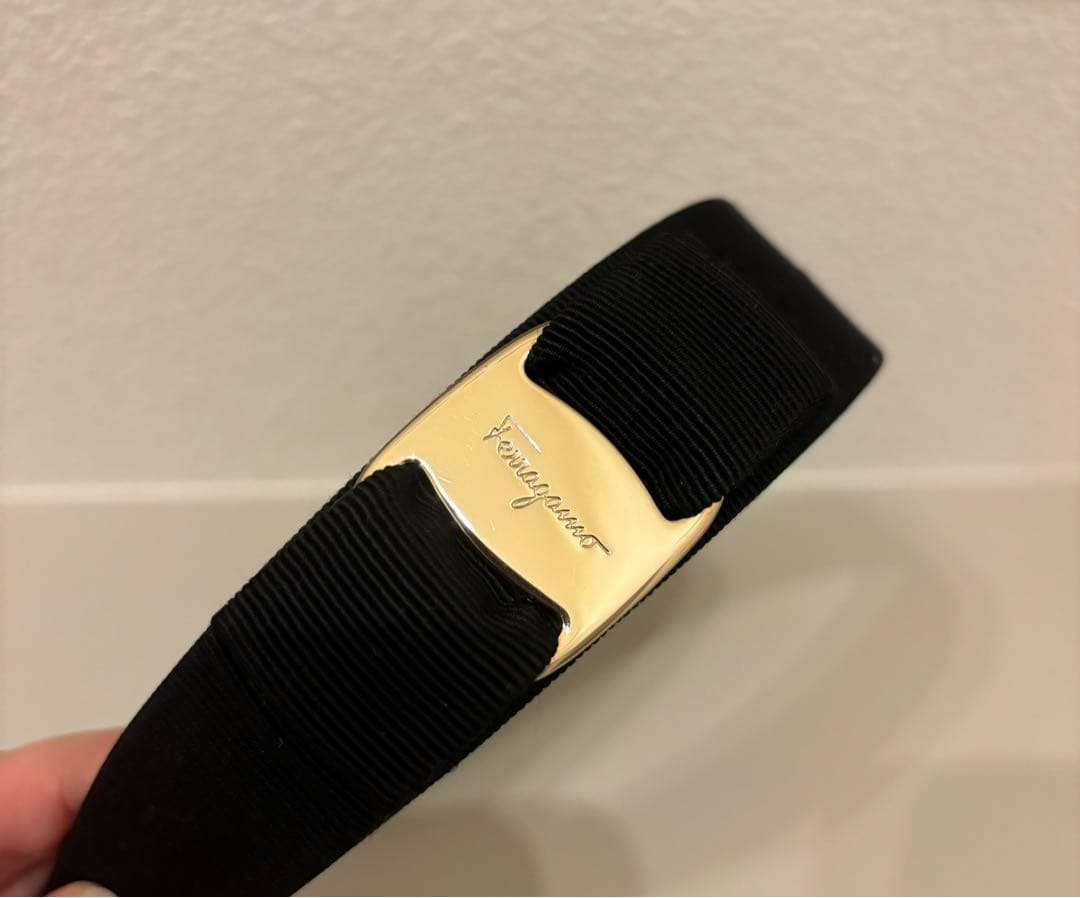 【美品】フェラガモカチューシャ