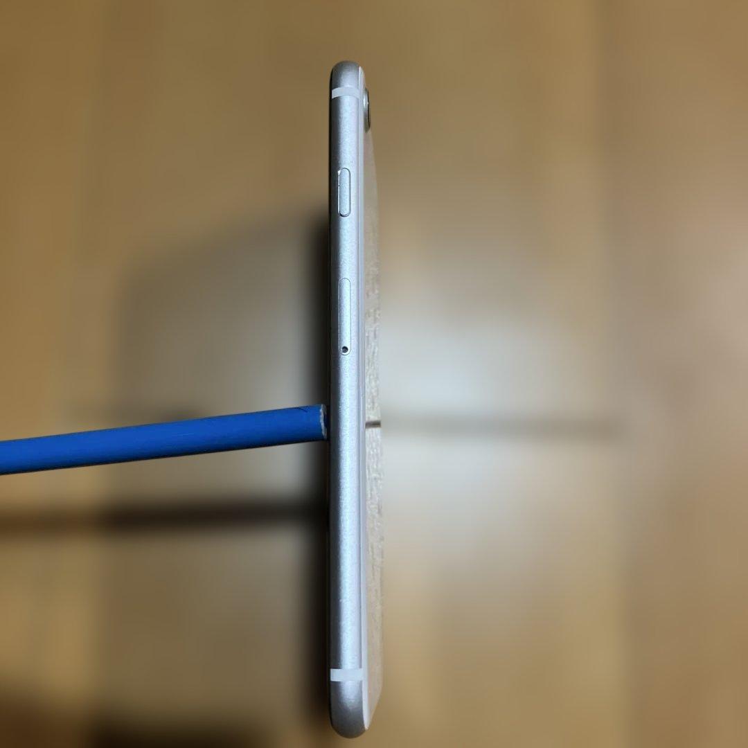 iPhone SE 2 ホワイト64GB バッテリー78%