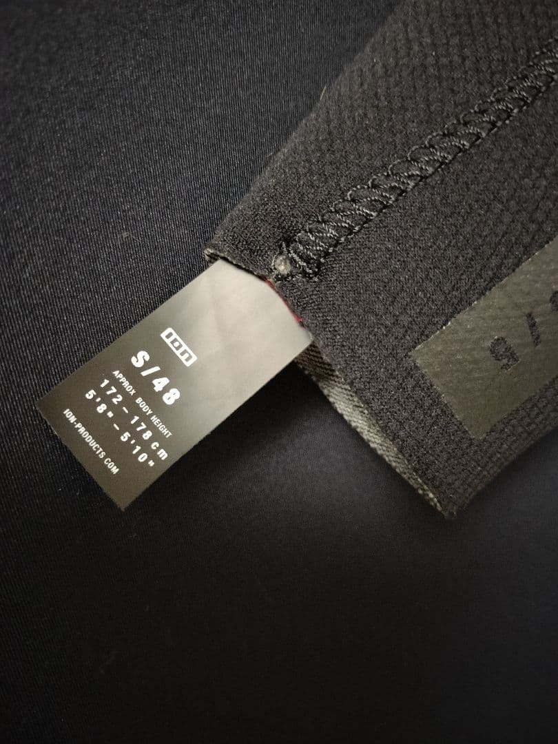 ION Seek Amp 6mm/5mm フード フロントジップ 　セミドライ