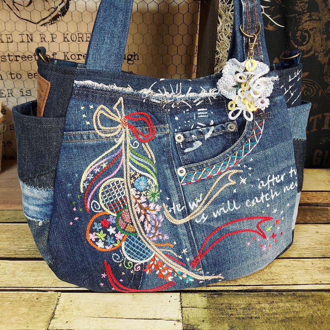 刺繍デニムバック　 No.642　デニムリメイク　サイドポケット　刺繍バック