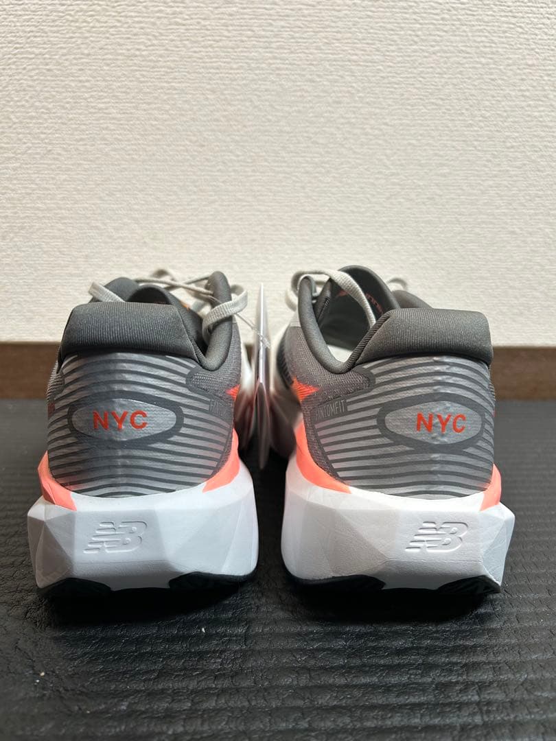 【新品未使用】NewBalance フューエルセル レベルV5 NY