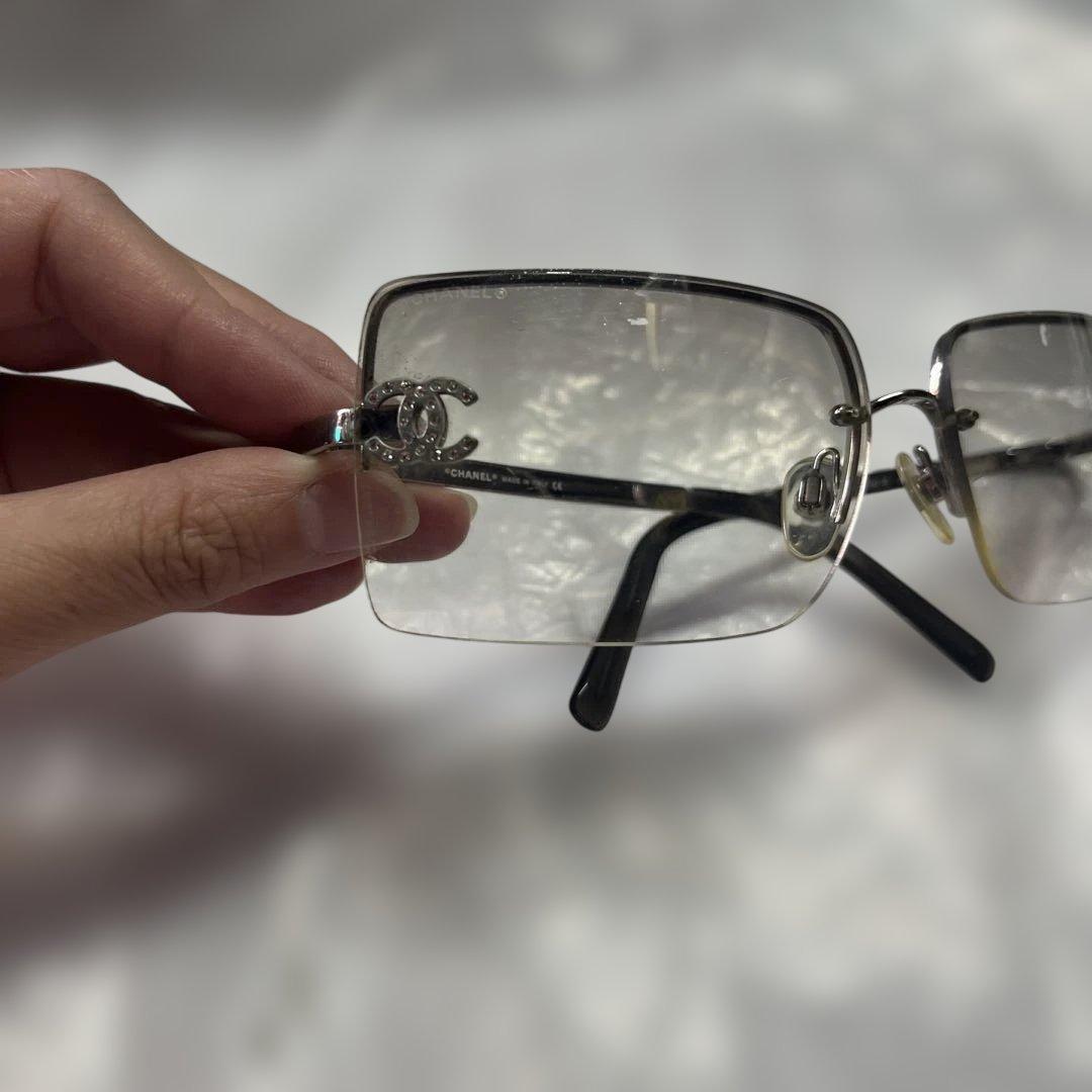 本日限定値下げ　CHANEL シルバー スクエア サングラス　シャネル
