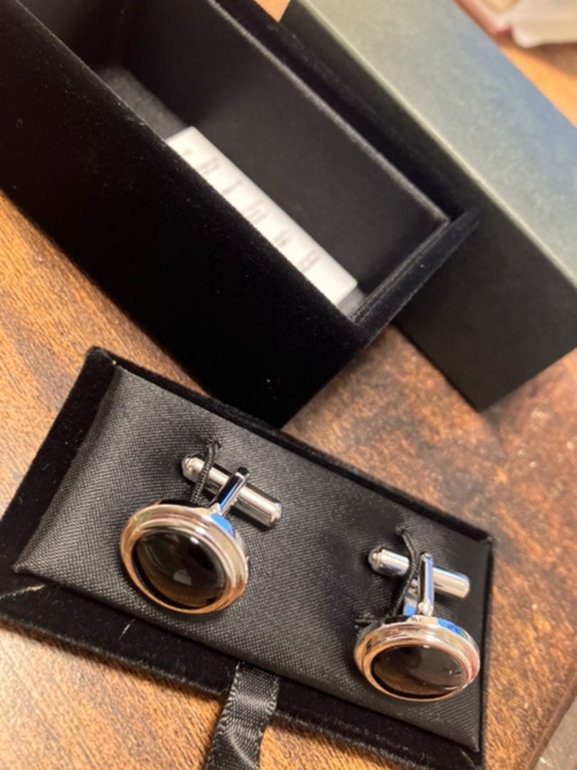トリート　新郎セット　ハンカチ　カフリングス