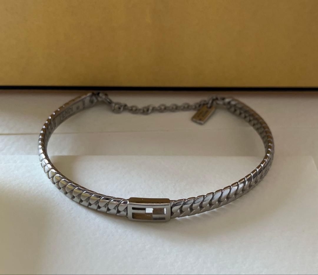 ロ*ロ様 FENDI フェンディ FFロゴ バゲットバングル ブレスレット レデ