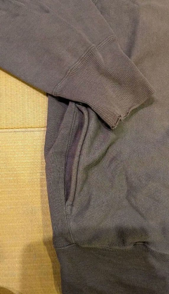 Championリバースウィーブスウェット(前ポケット付)グレー　古着