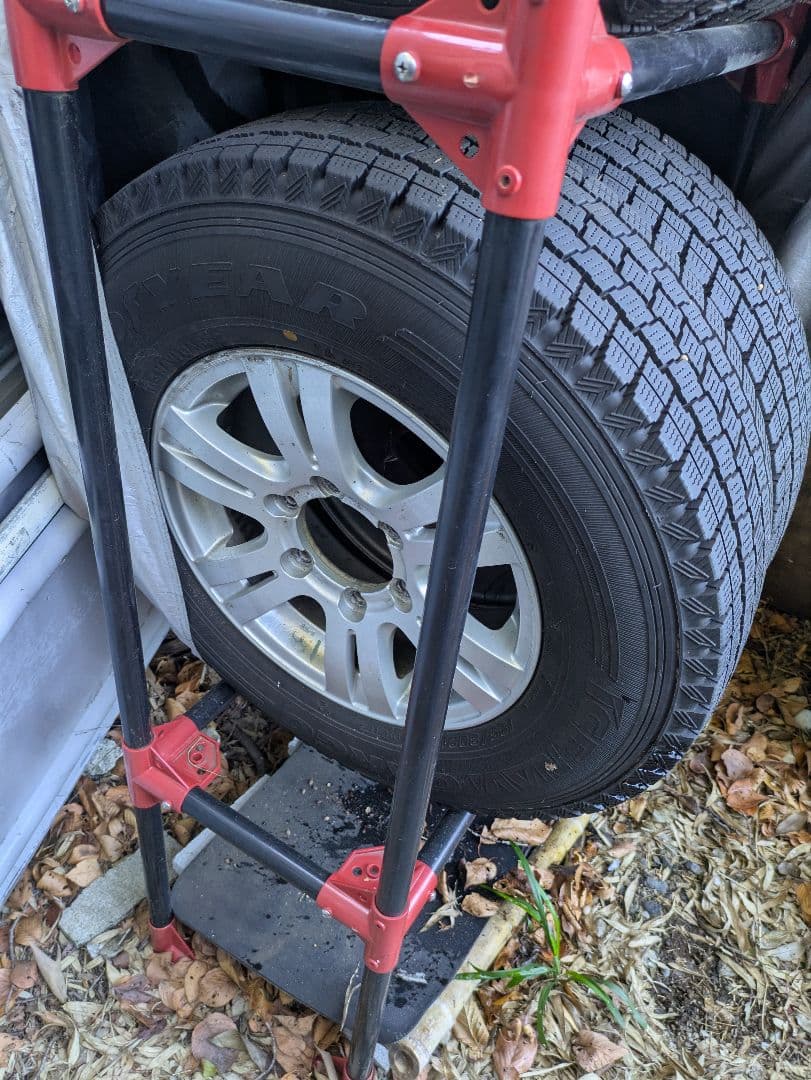 ハイエース用スタッドレスタイヤホイールセット