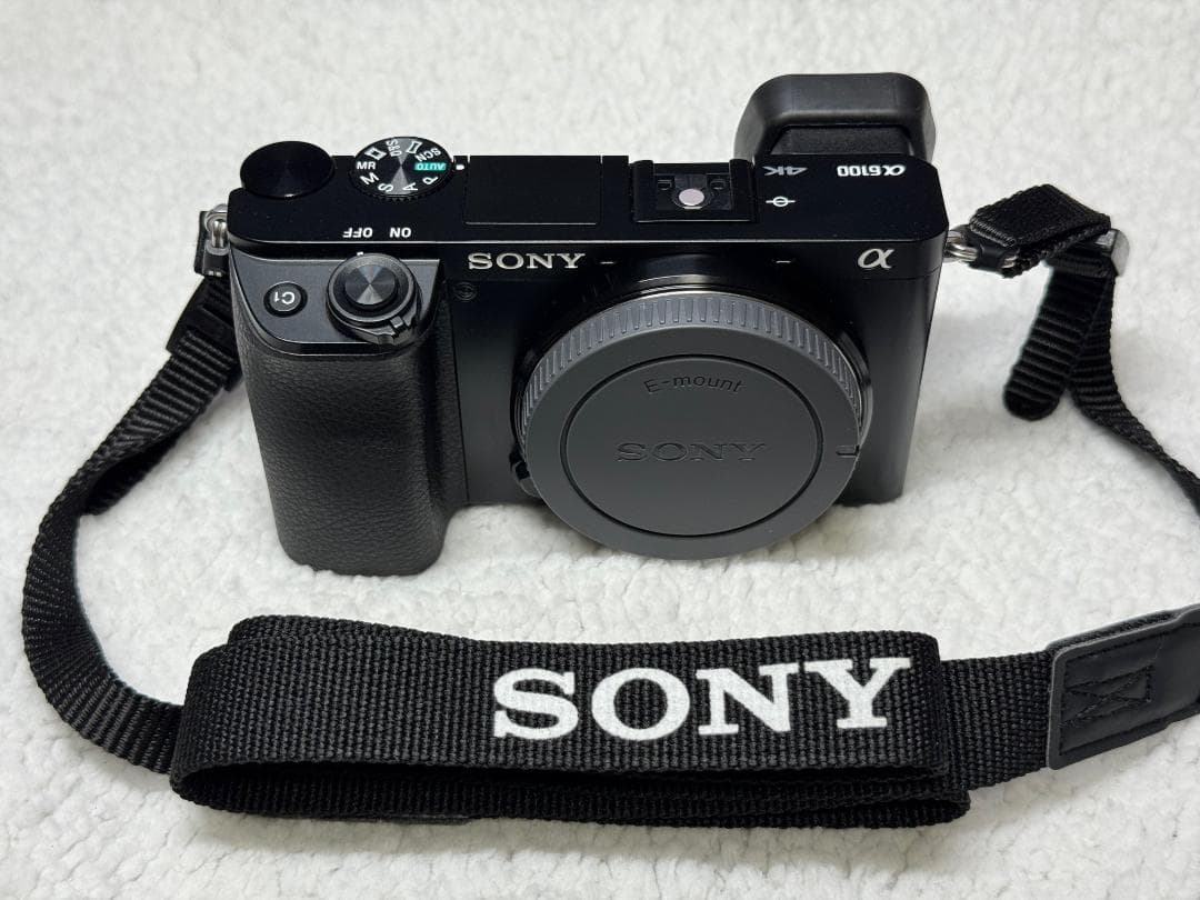 美品　SONY α6100 ミラーレス一眼カメラ