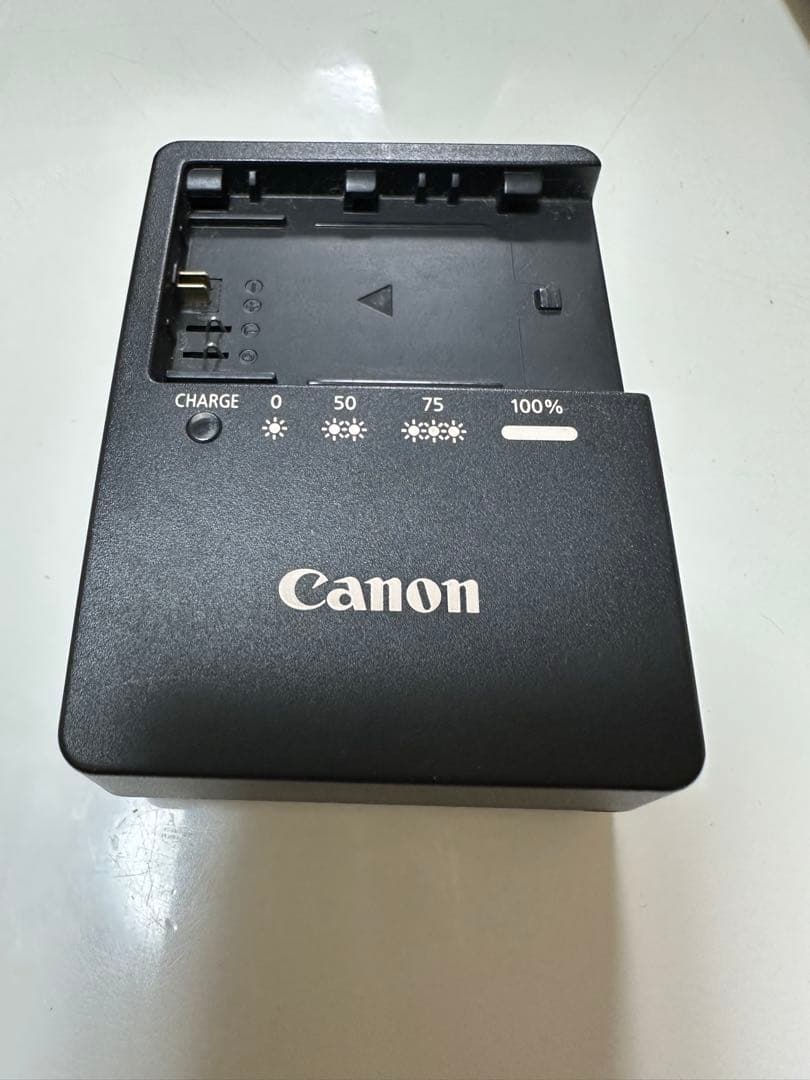 Canon EOS 70D 一眼レフカメラ　初心者向け　欠損あり　おまけ付き