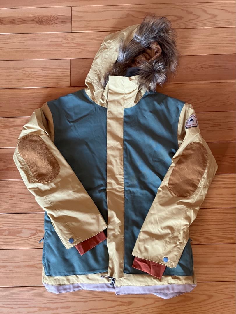 【未使用】BURTON women's 上下セット　ジャケットS、パンツS