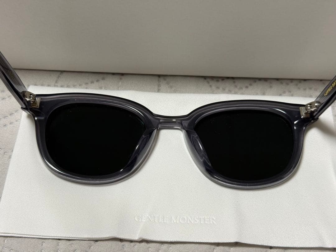 ジェントルモンスター　Jade G1 grey