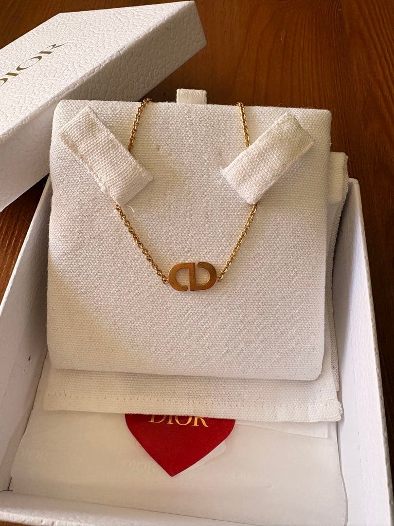 Dior Petit CD ネックレス メタル&クリスタル