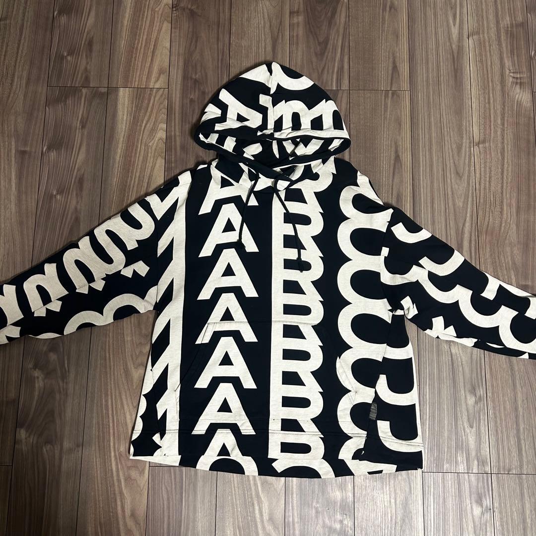 マークジェイコブス　パーカー　sサイズ