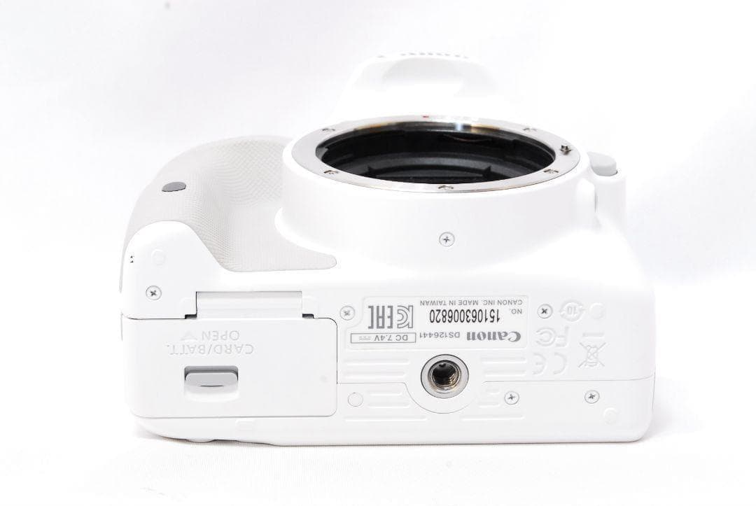 実用美品✨希少 ホワイト Canon EOS KissX7✨ショット数僅少 軽量
