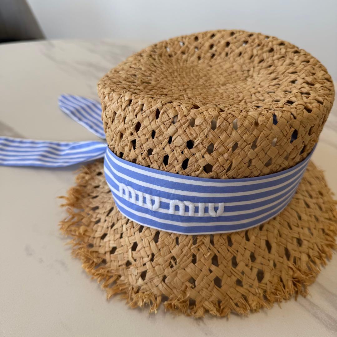 美品 MIU MIU（ミュウミュウ） Sサイズ ストローハット ロゴリボン付き