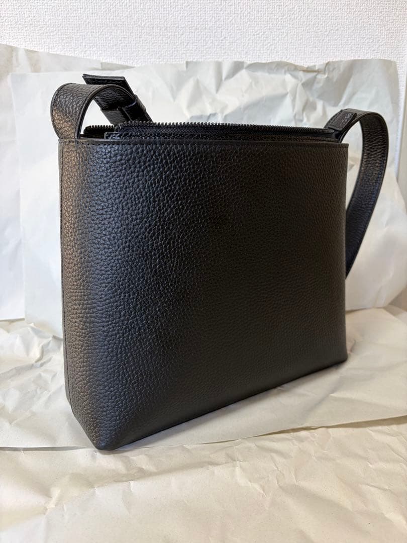 Hush tug レザーショルダーバッグ ブラック