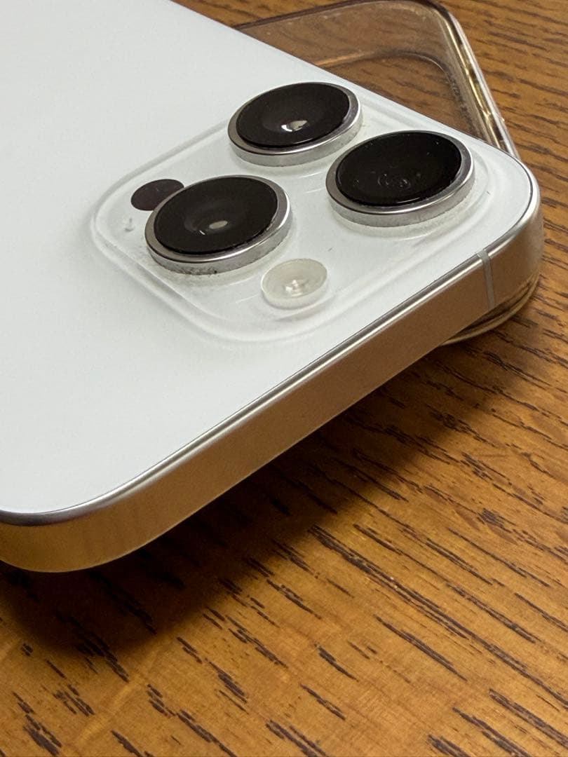【値下】【美品】iPhone 16 PRO 1TB ホワイトチタニウム