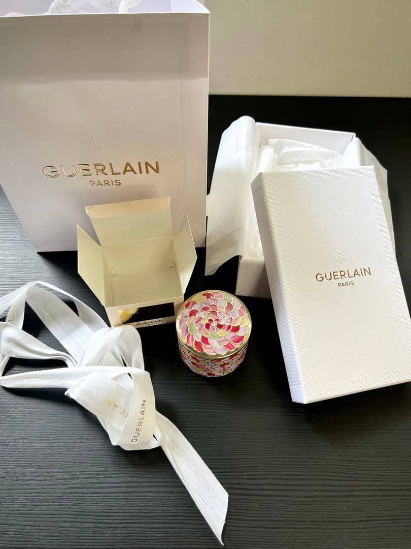 GUERLAIN メテオリットビーユ02 ローズ