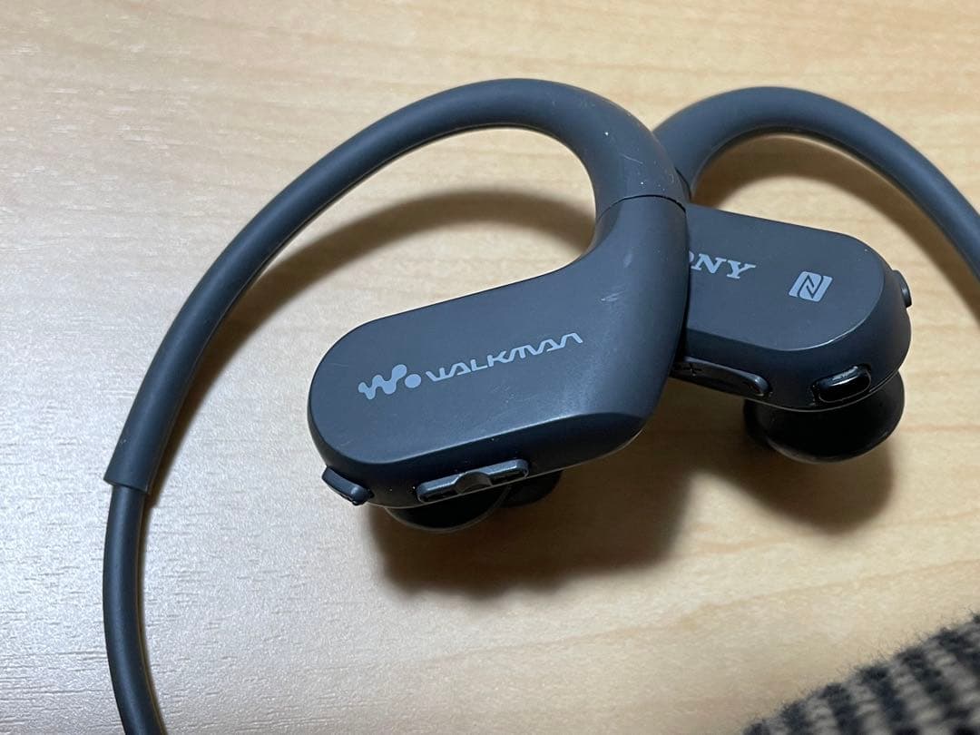 ソニー ヘッドホン一体型ウォークマン NW-WS623