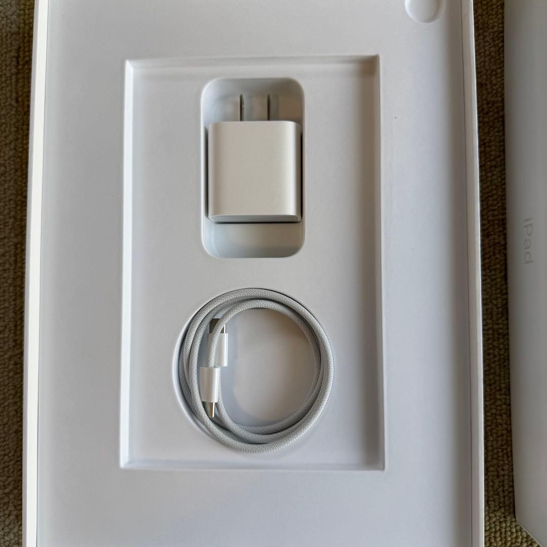 iPad 第10世代　64GB Wi-Fi シルバー NPQ03J/A