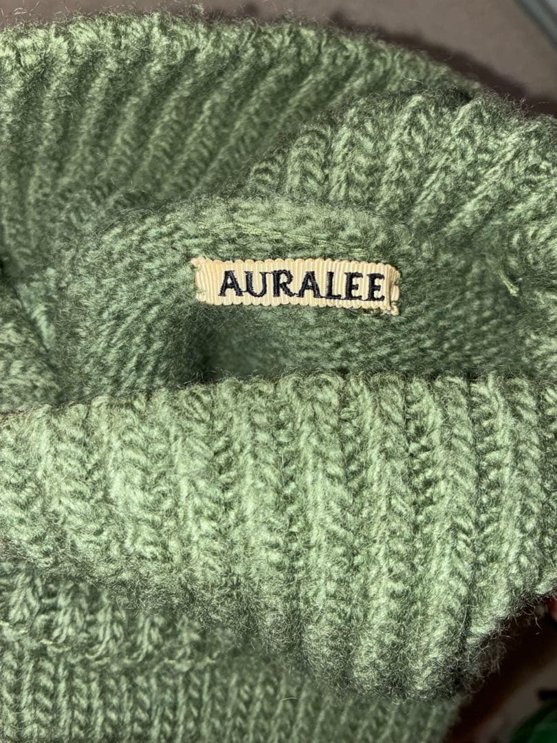 今だけ！値下げ！AURALEE オリーブグリーン タートルネックニット