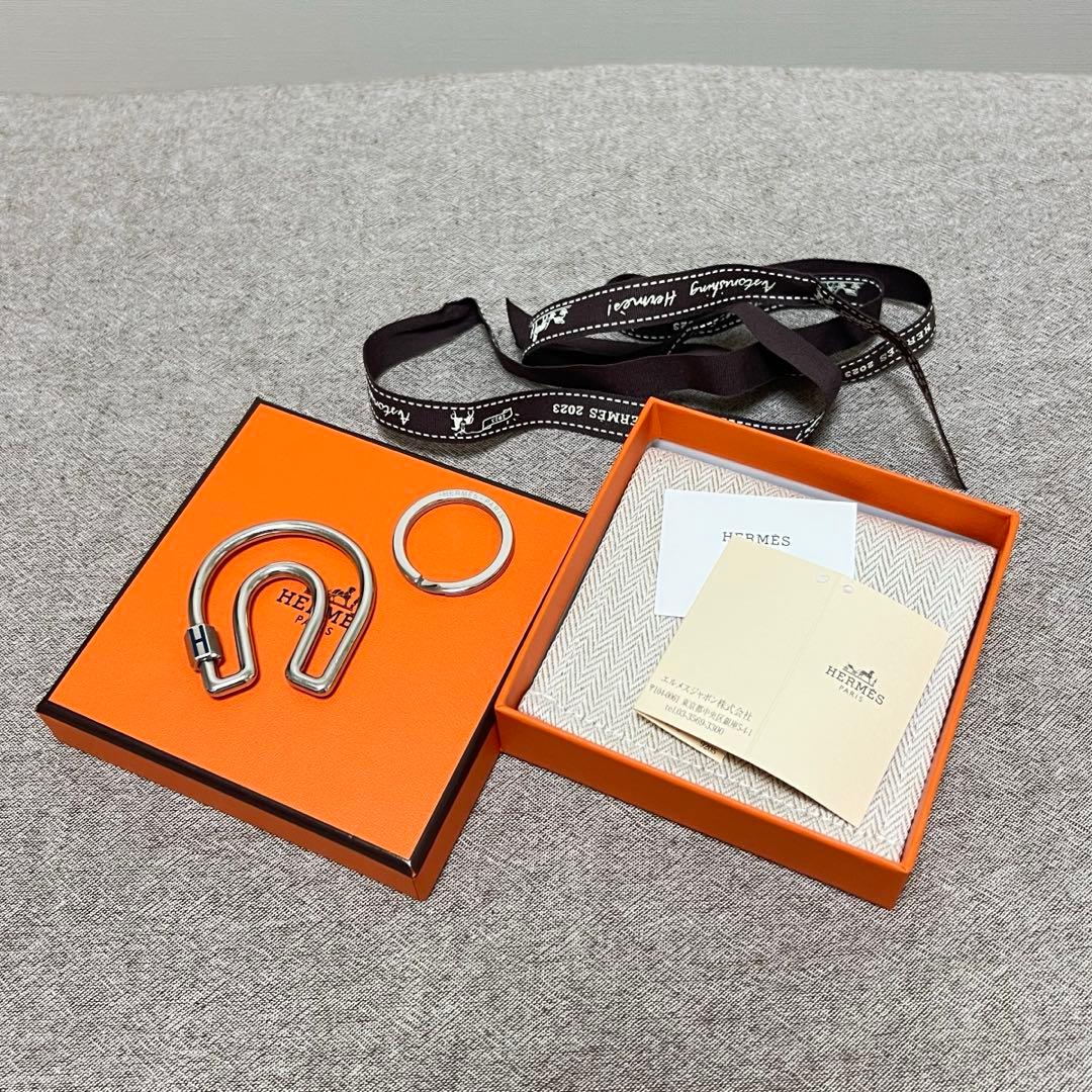 エルメス キーリング シュヴァル 蹄型 キーホルダー ネイビー 国内正規品