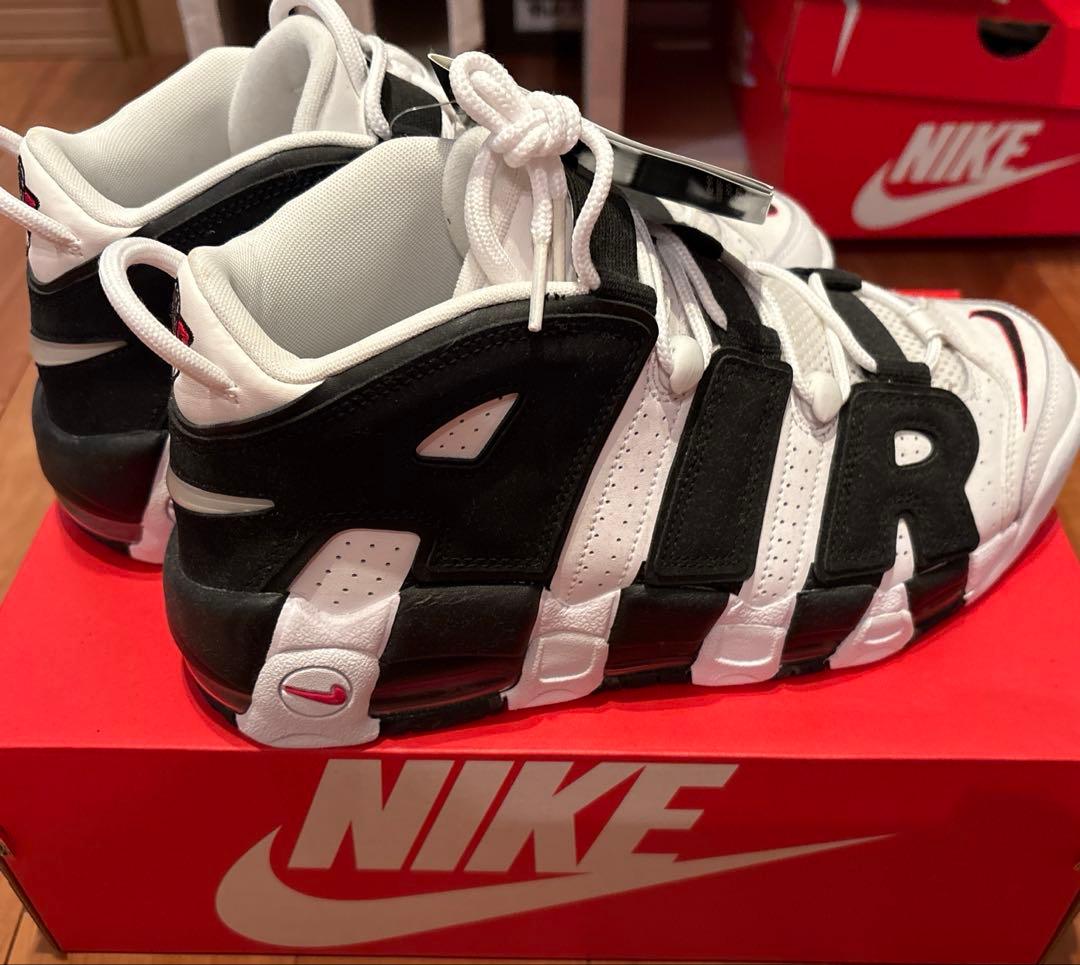 NIKE モアアップテンポ　人気のゼブラ