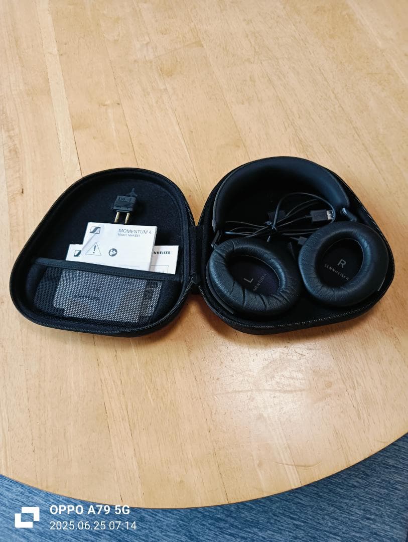 Sennheiser ワイヤレスヘッドホンmomentum4