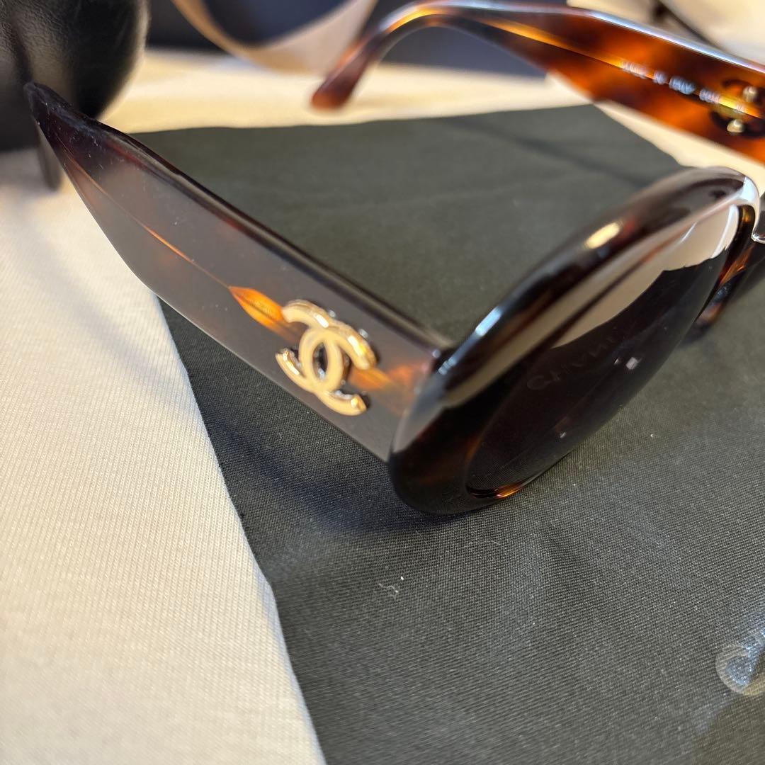 CHANEL オーバル型サングラス トートイズシェル