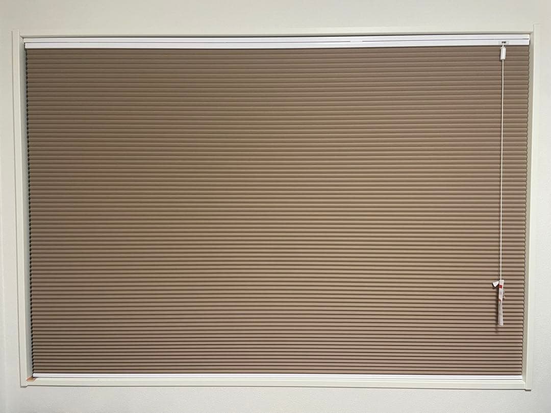 TUISS 遮光ハニカムシェード　チョコレート