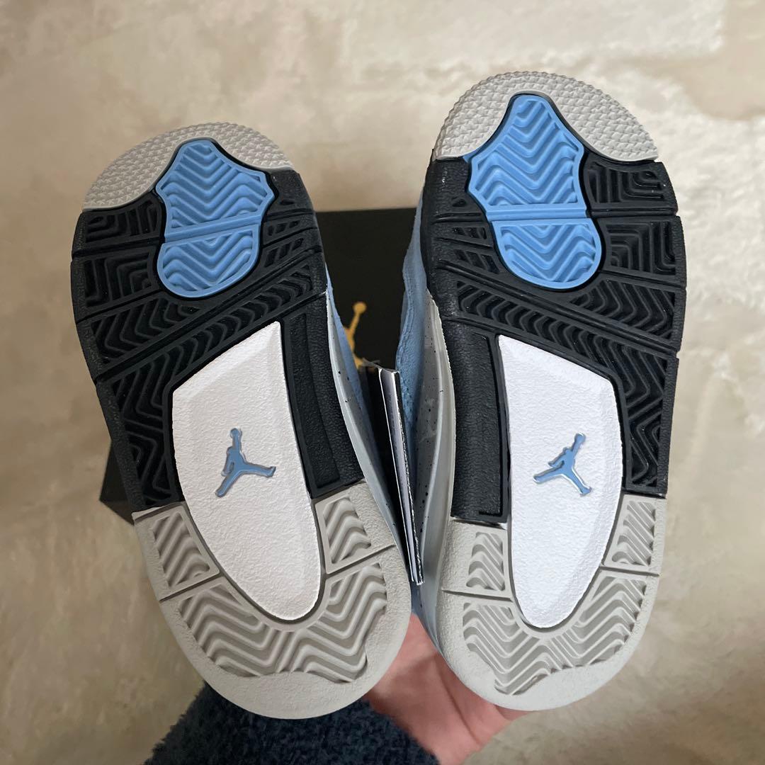 エアジョーダン4 ユニバーシティーブルー
