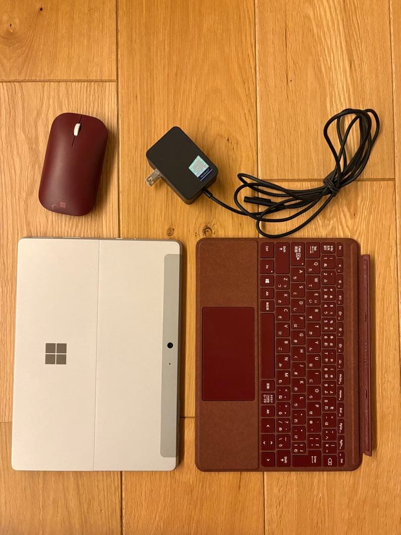 Microsoft Surface Go 8GB 128GBキーボード・マウス付