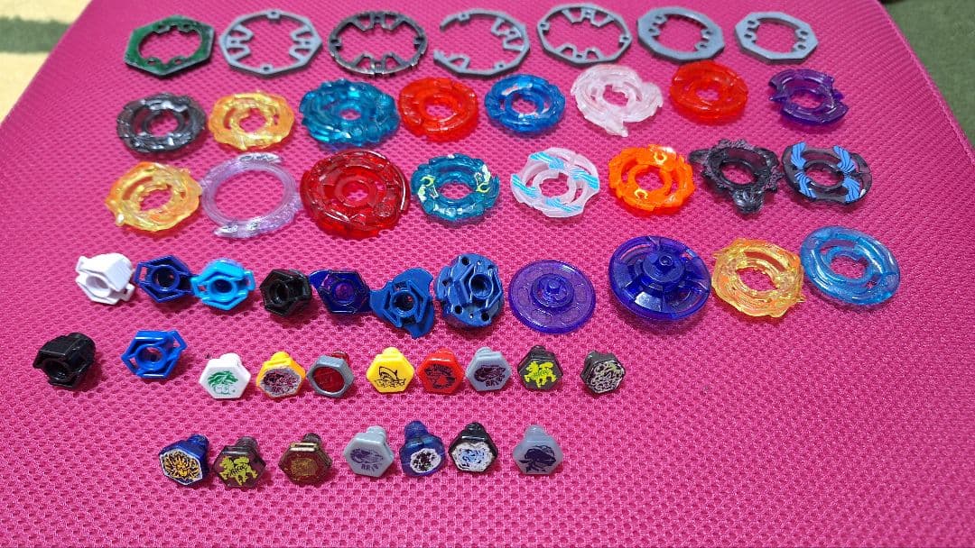 ベイブレードパーツセット 収納ケース&爆丸付き KY