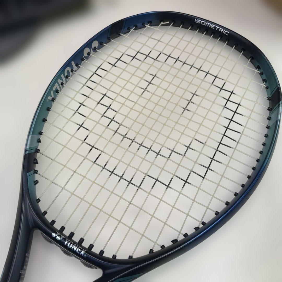 7059【美品】 YONEX Ezone100 2022 G2 テニスラケット