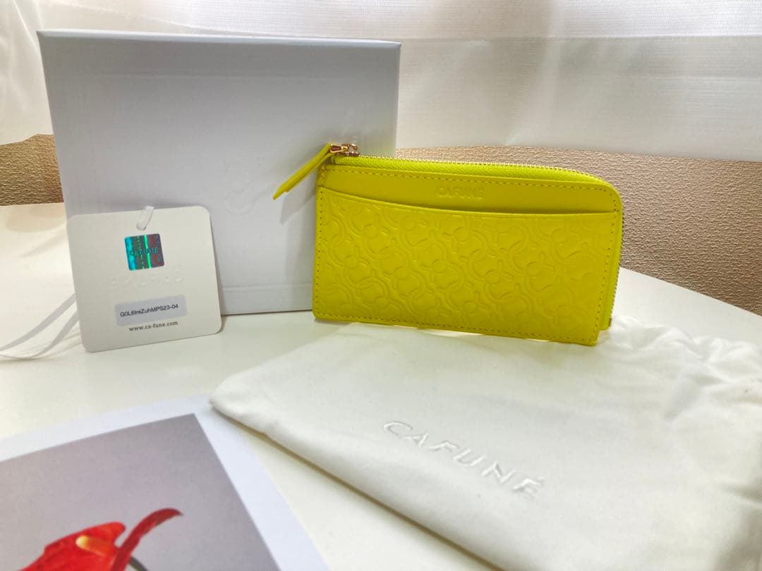 カフネ　C ロック L ジップ カードホルダー