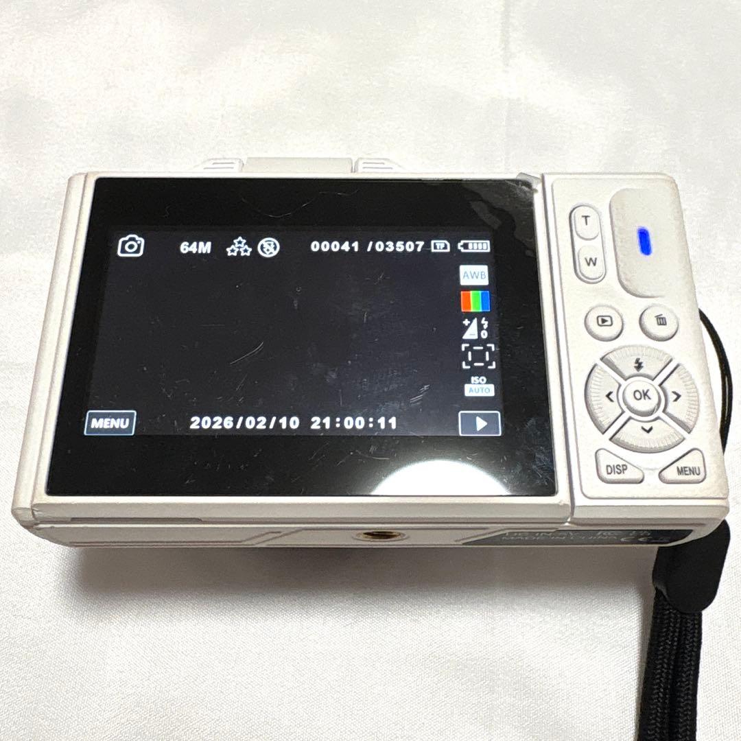 デジカメ SDカード・充電器ケーブル付き