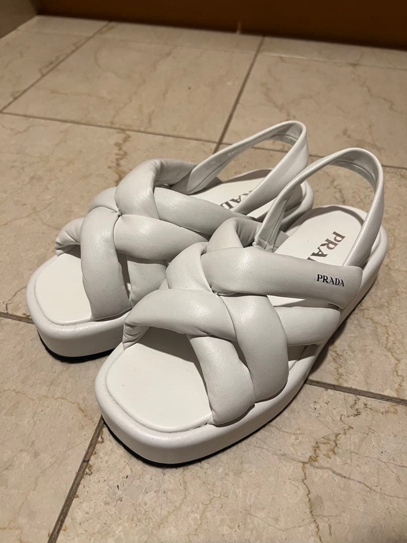 PRADA ナッパレザーサンダル　ホワイト38.5