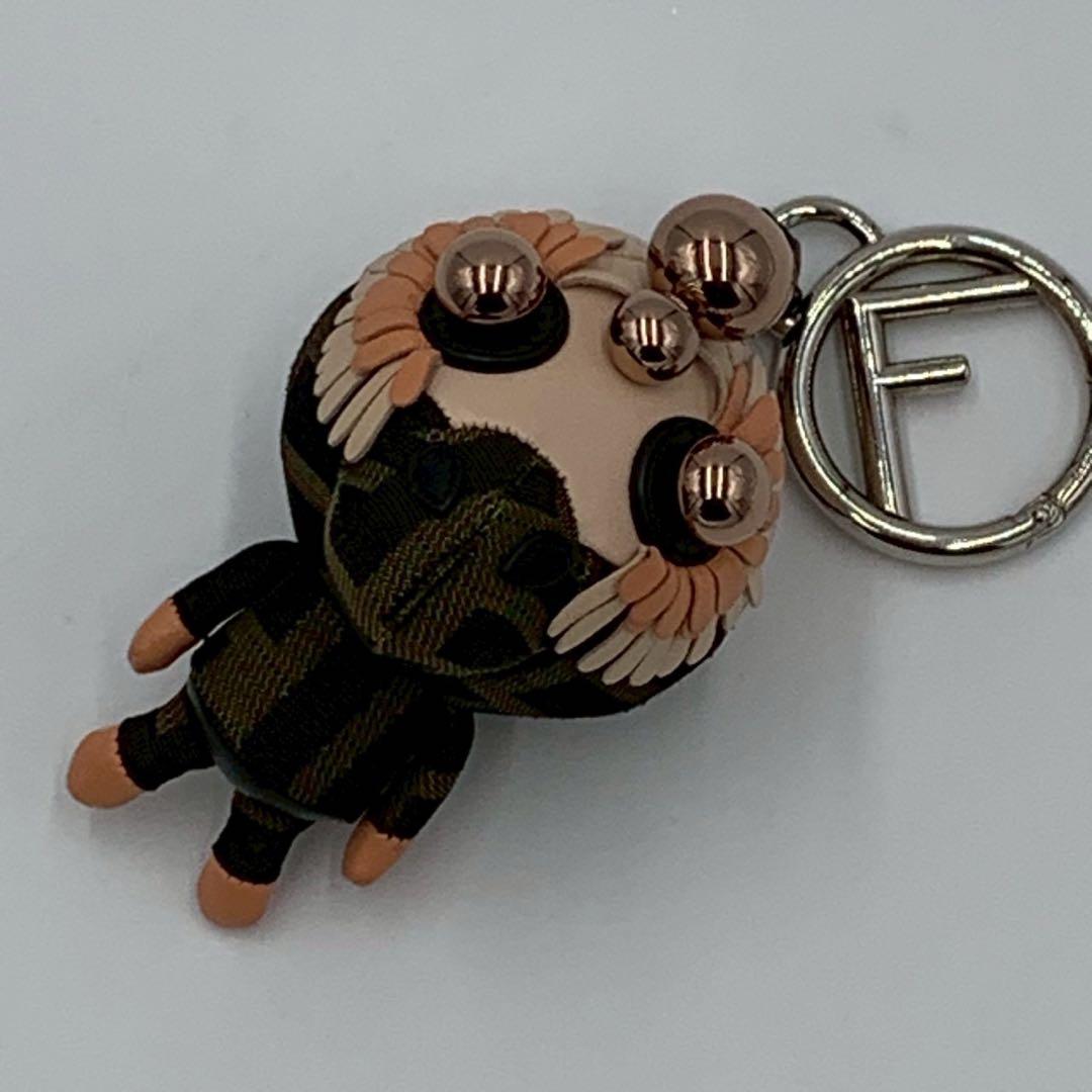 美品 フェンディ スペースモンキー ズッカ柄 FF キーホルダー バッグチャーム