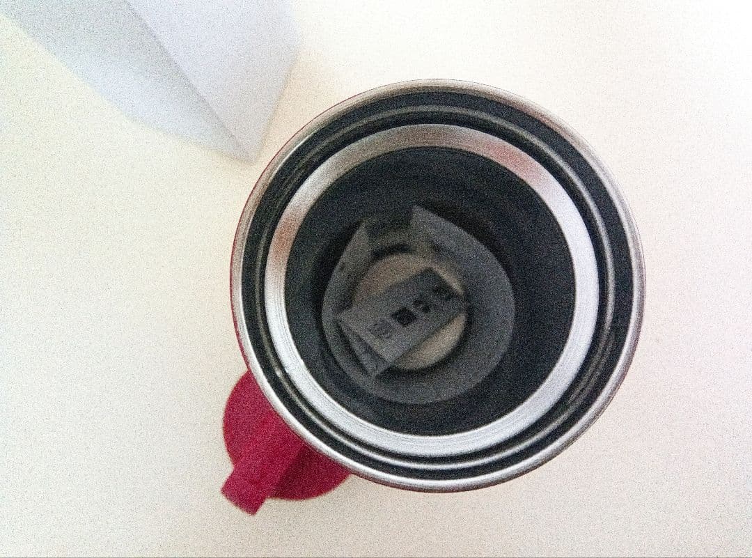 スターバックス ホリデー 2025 ハンドルリッドステンレスボトル