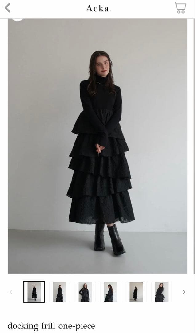 Acka 黒ワンピース　docking frill one-piece