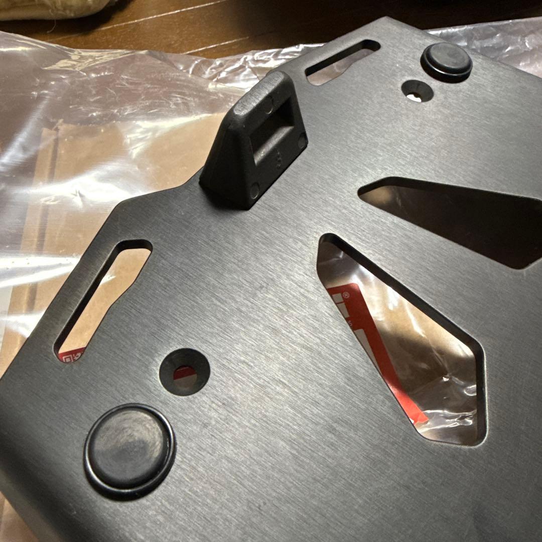 モノキー専用ベースプレート GIVI SRA5143  R1300GS