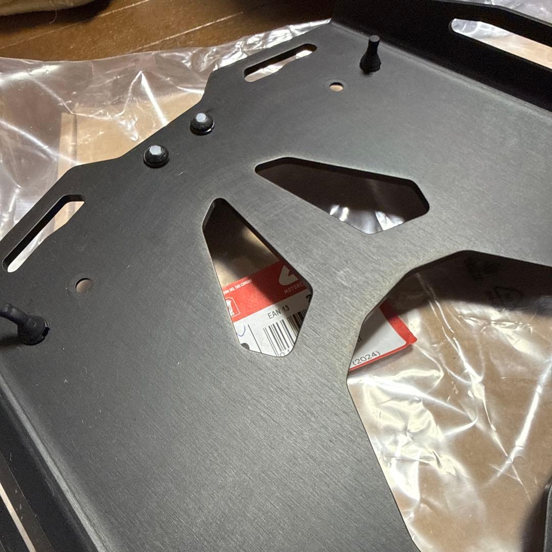 モノキー専用ベースプレート GIVI SRA5143  R1300GS