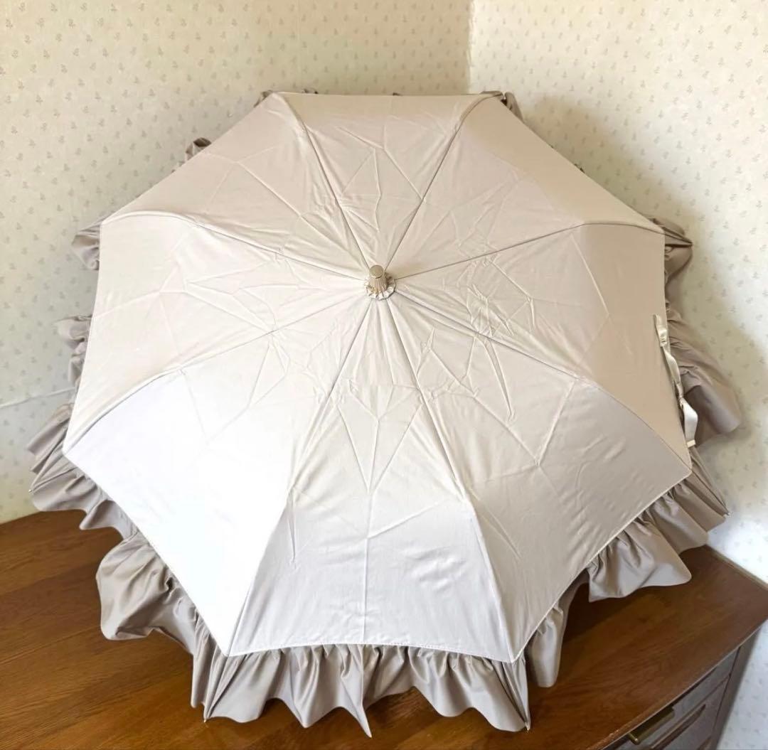 ★新品★GRACY　晴雨兼用　日傘　楽折１級遮光　遮熱　ペプラムフリル　ベージュ